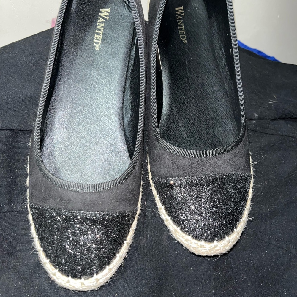 Sparkly black toed shoes